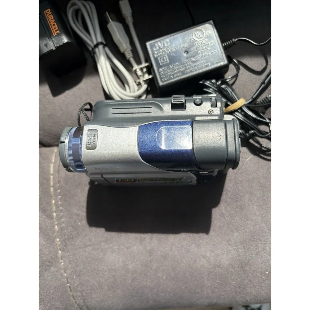 JVC GR-D93U MiniDV Digital Camcorder Bundle Tested Working w/ Bag Batteries